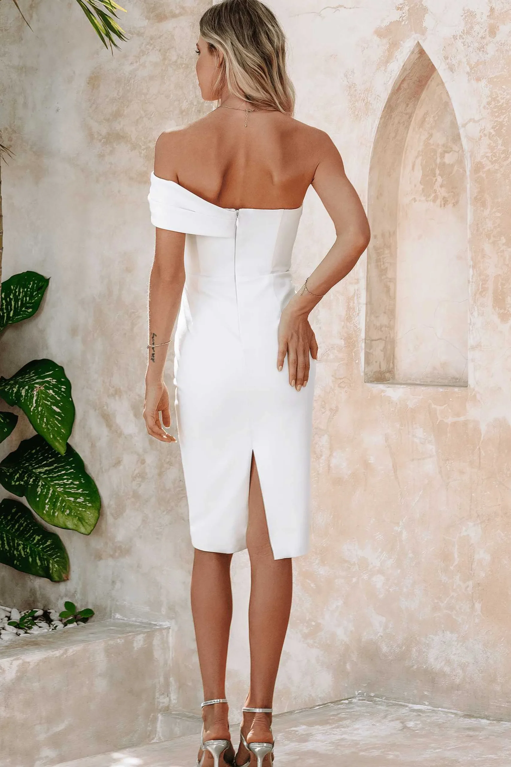 amora_ponte_bardot_bow_de_2.webp Lavish Alice Amora Ponte Bardot Bow Detail Midi Dress In White Cheap